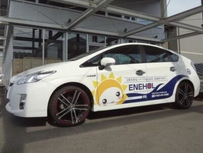 รับทำสติ๊กเกอร์โลโก้ติดรถ 4 ล้อ